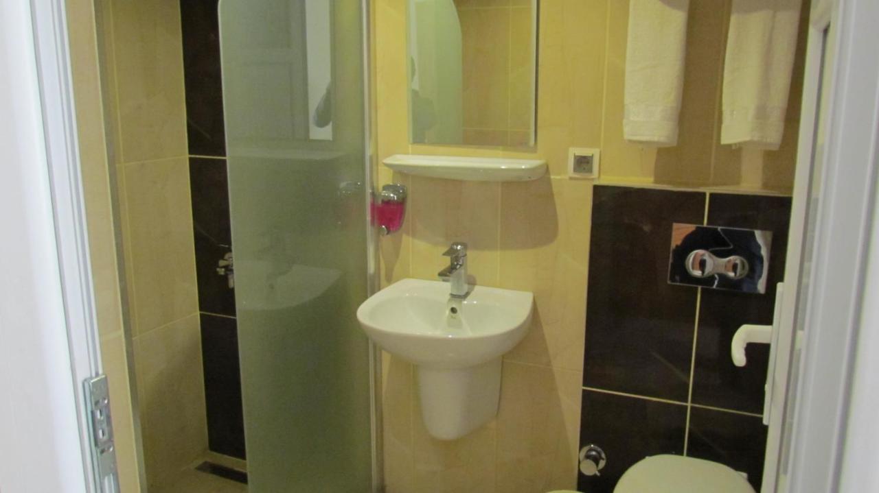 Dostlar Hotel Mersin  Exterior foto